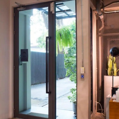 รับเหมาอลูมิเนียมกระจก ราคาถูก